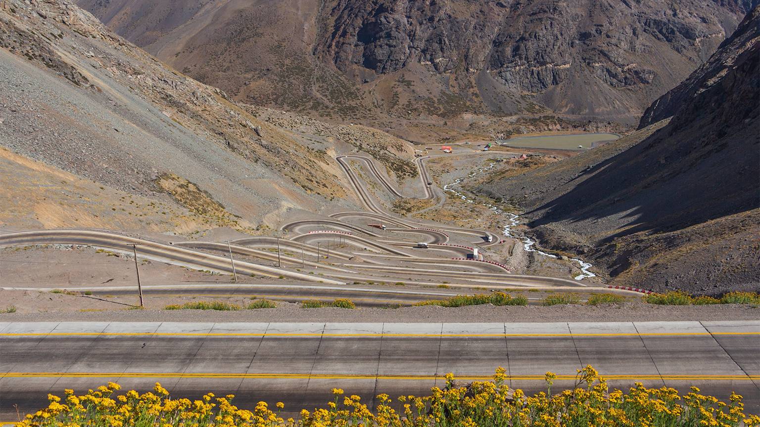 Los-Caracoles-road-argentina-chile-night-bus-swiper-hero-gallery