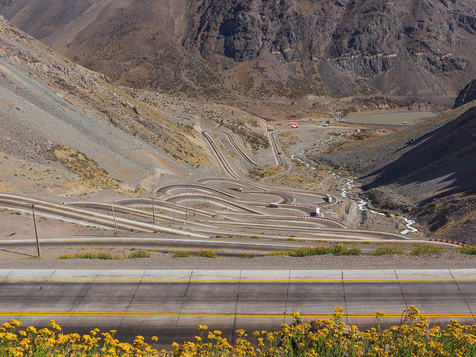 Los-Caracoles-road-argentina-chile-night-bus-swiper-hero-gallery