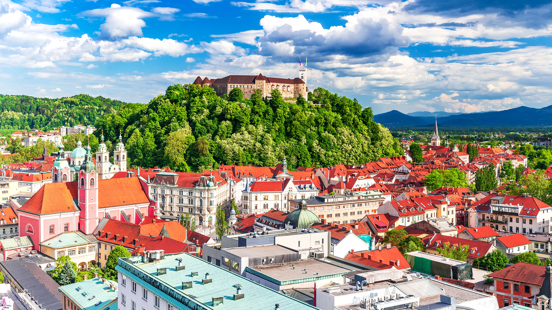 Ljubljana-castle-Slovenia-swiper-hero-gallery