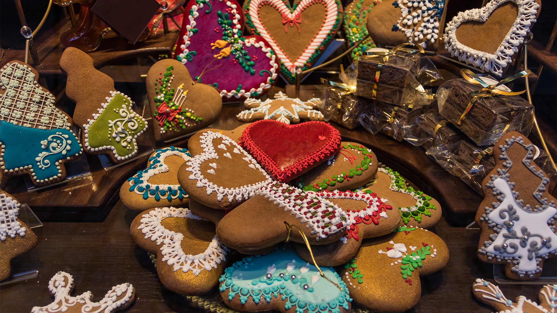 torun-poland-gingerbread-cookies-swiper-hero-gallery