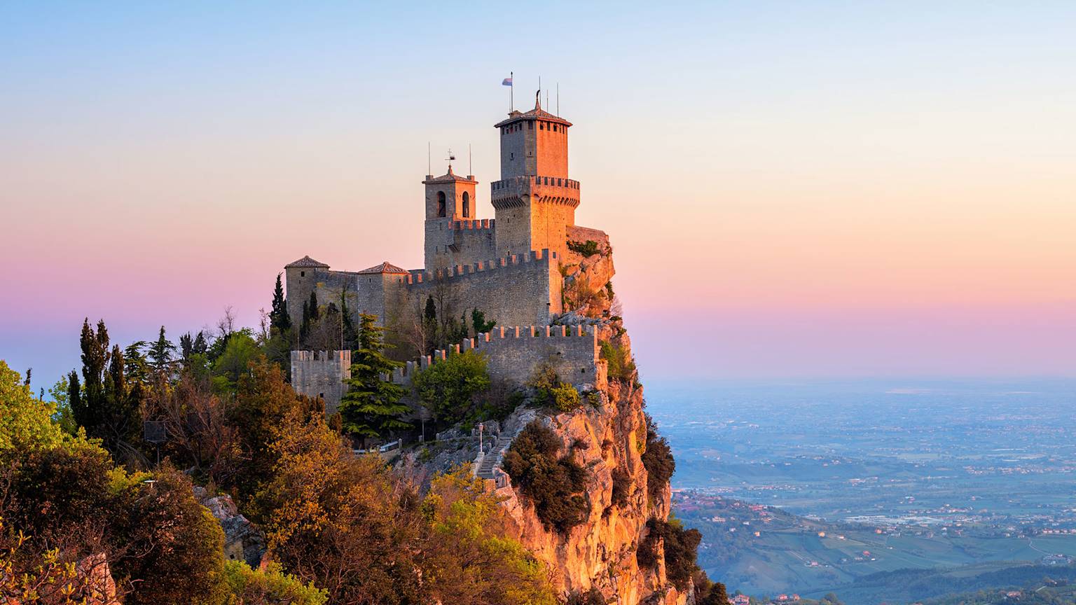 san-marino-country-listing-page-mount-titano