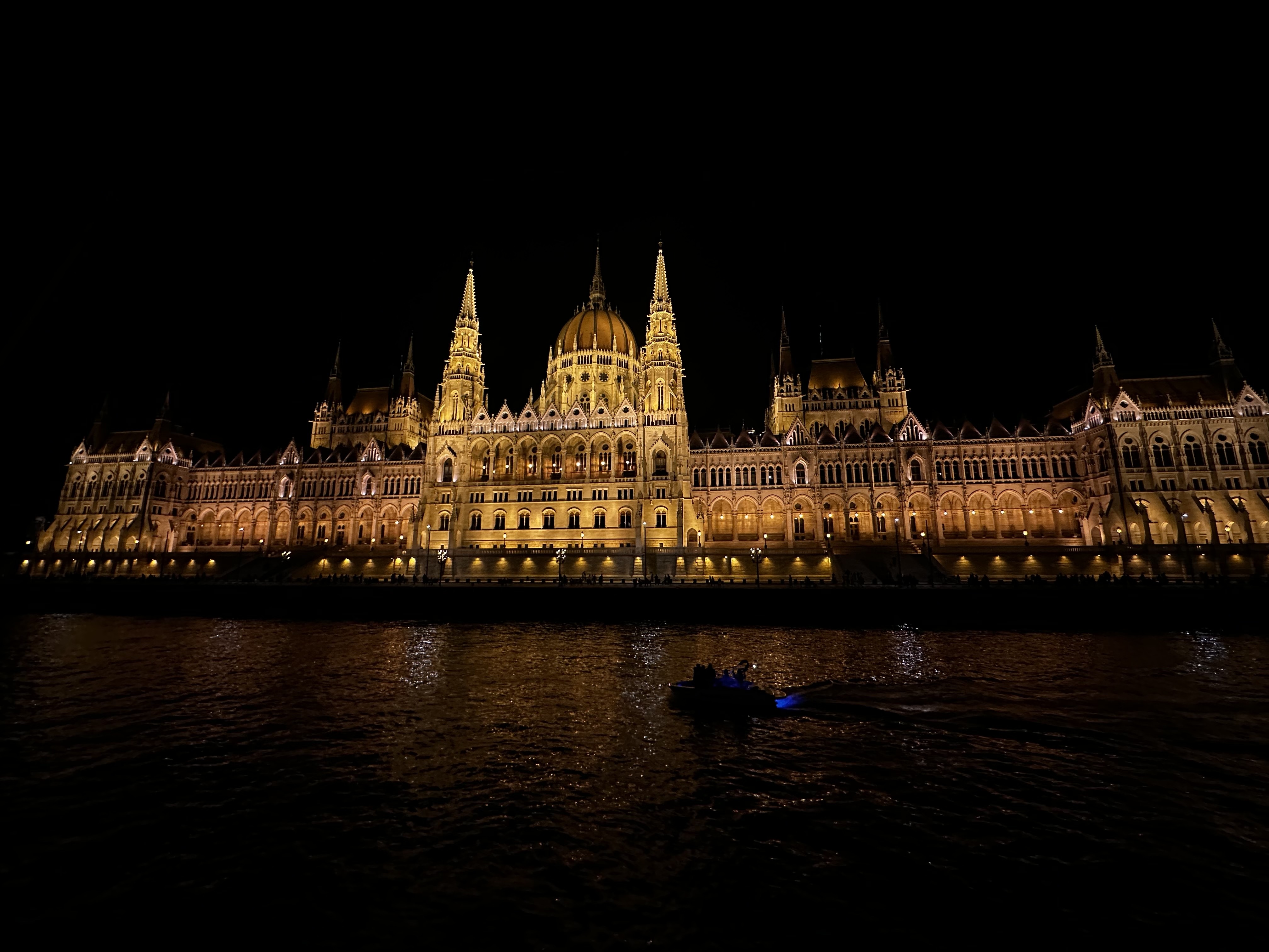 danube-river-cruise-budapest-hungary-instagram-_geoburden