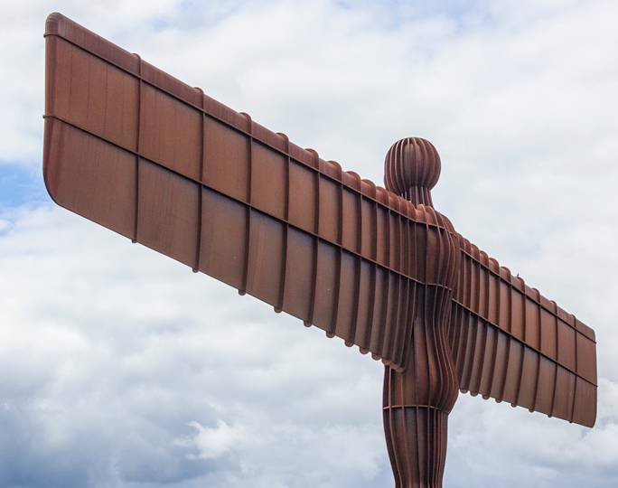 photo-stop-at-the-angel-of-the-north-winter-experience