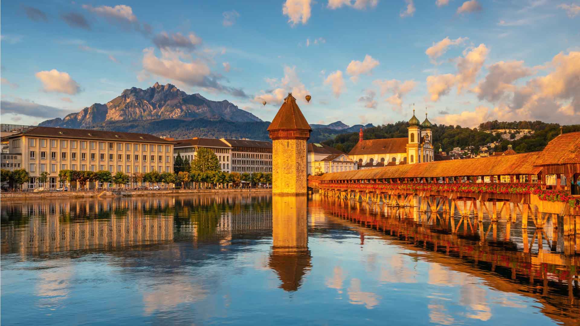 day5-switzerland-chapel-bridge-lucerne-europe-vistas