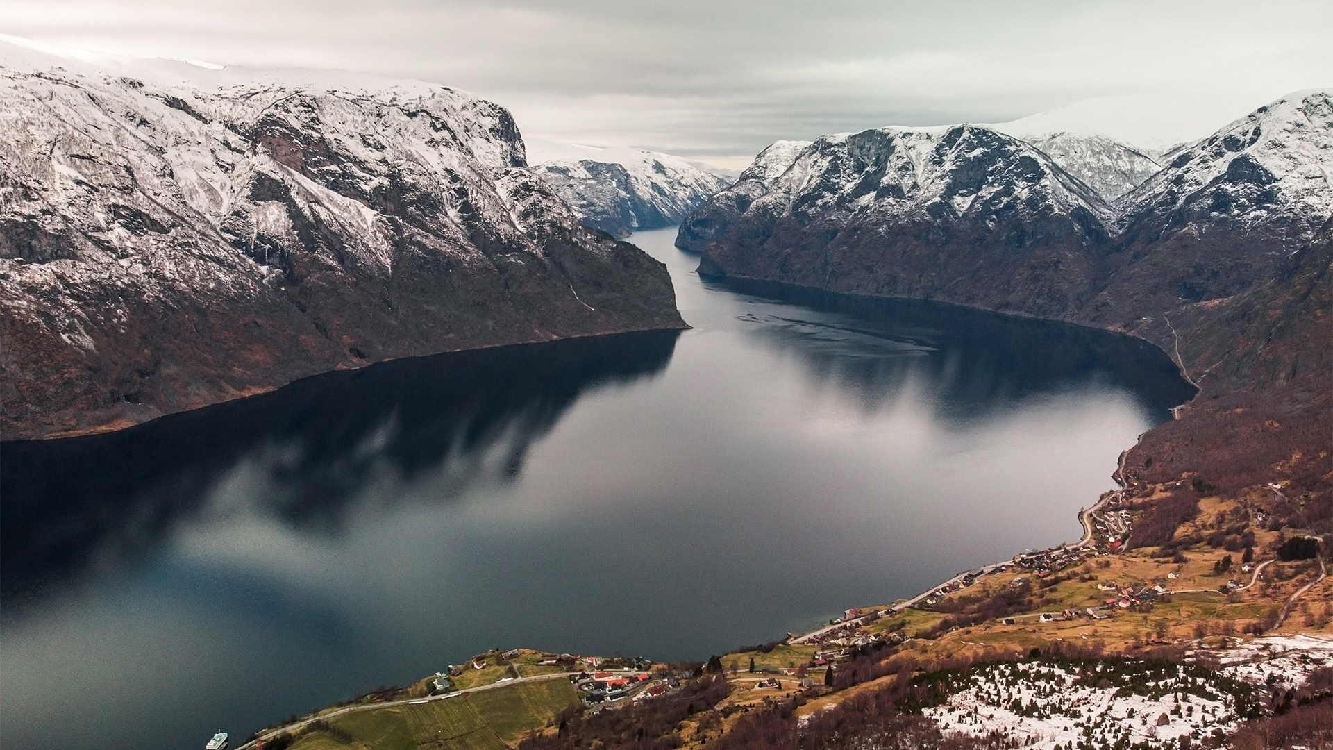 aurlandsfjord-fjord-view-norway-swiper-hero-gallery