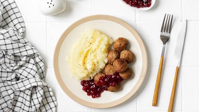 swedish-meatballs-for-dinner-experience