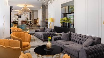 Hotel-Corner-Split-lobby