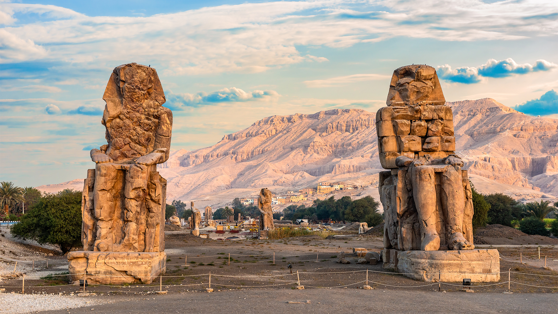 colossi-of-memnon-luxor-sunrise-egypt-swiper-hero-gallery
