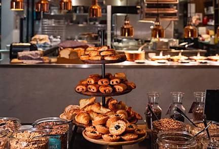 INK-hotel-amsterdam-breakfast