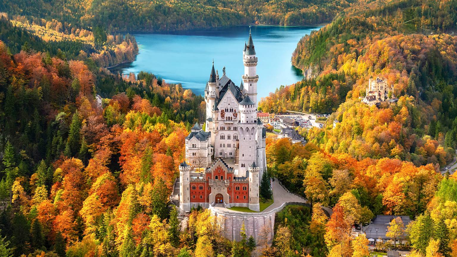 Germany-Bavarian-Alps-Neuschwanstein-Castle-swiper-hero-gallery