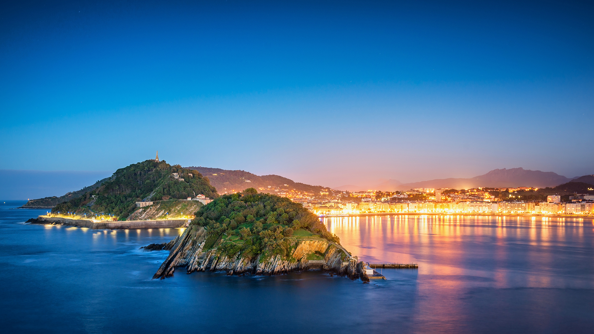 Enjoy a night in San Sebastian