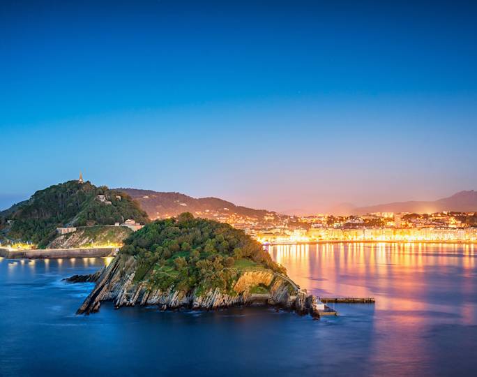 enjoy-a-night-out-in-san-sebastian-experience