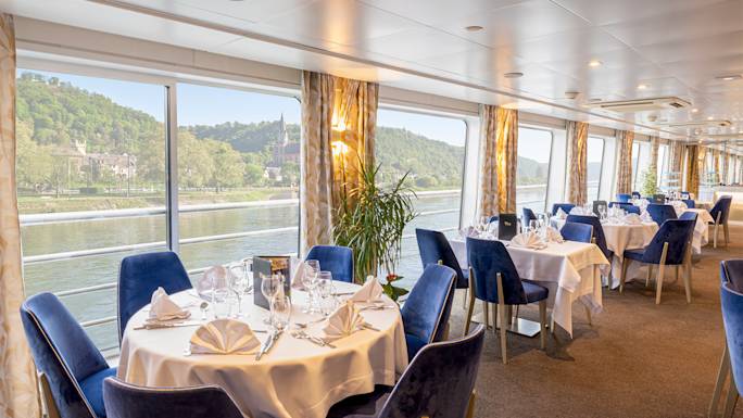 attend-gala-dinner-on-board-the ship-walk-included-experience