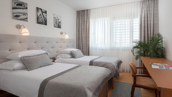 Split-Hotel-Pax-bedroom