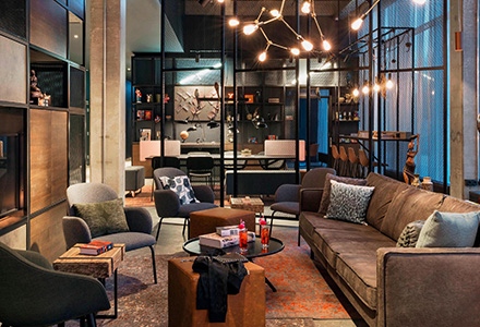 moxy-copenahgen-hotel-lobby