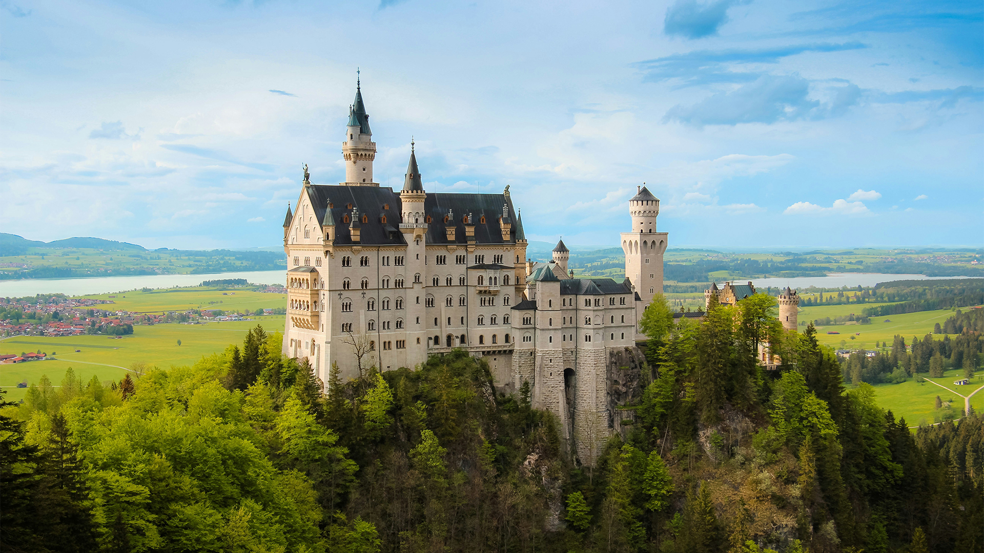 Discover the famous Neuschwanstein Castle