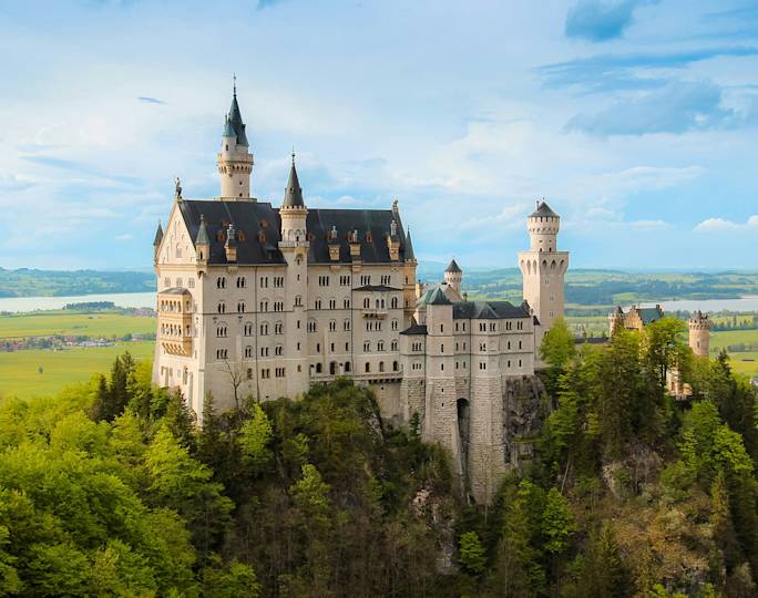 explore-the-famous-neuschwanstein-castle-experience