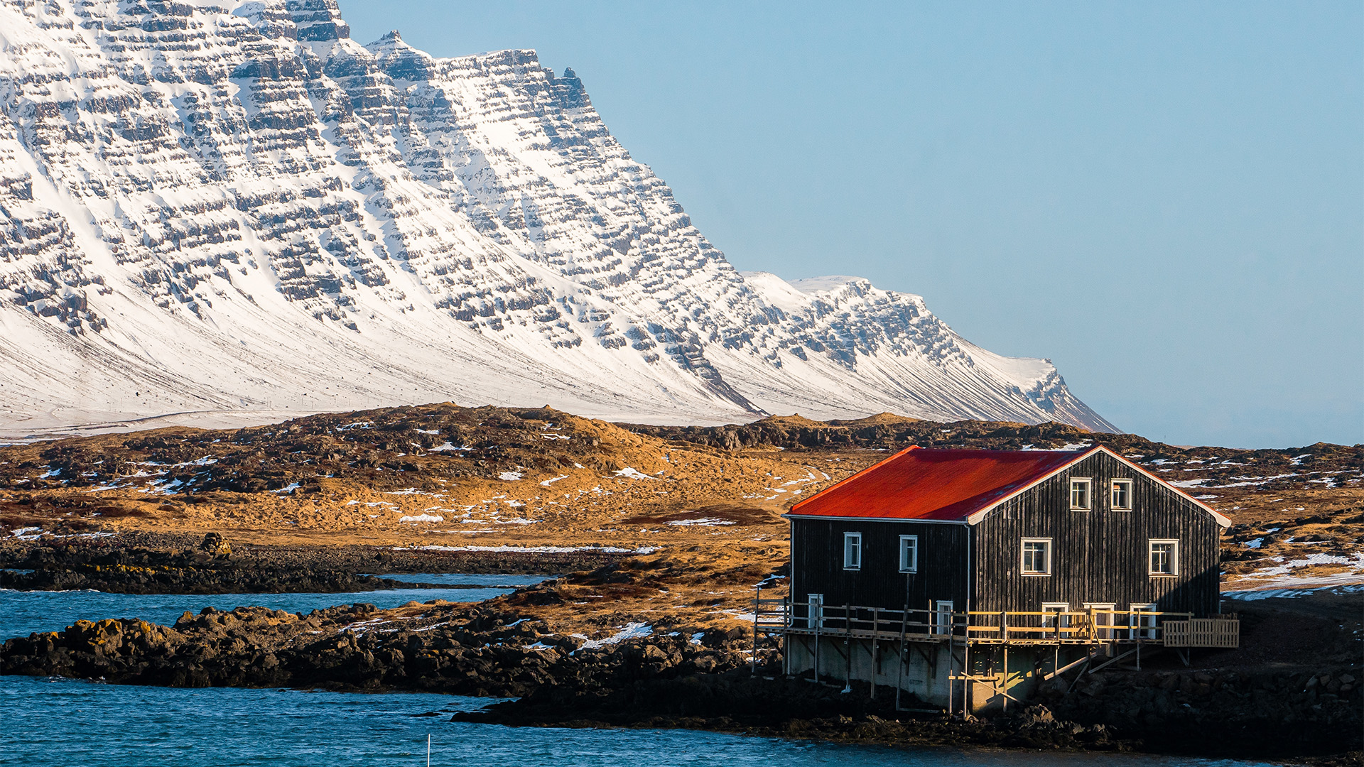 djupivogur-port-town-on-berufjorour