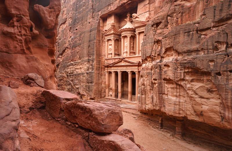 petra-jordan-middle-east-expat-explore