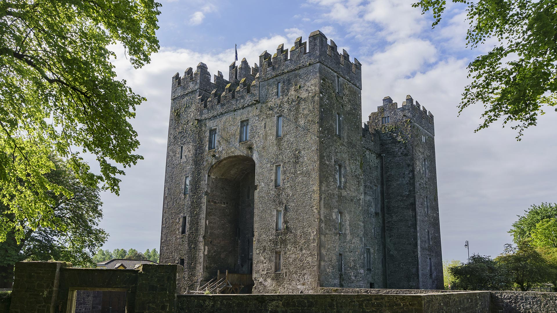 Ireland-Bunratty-Castle