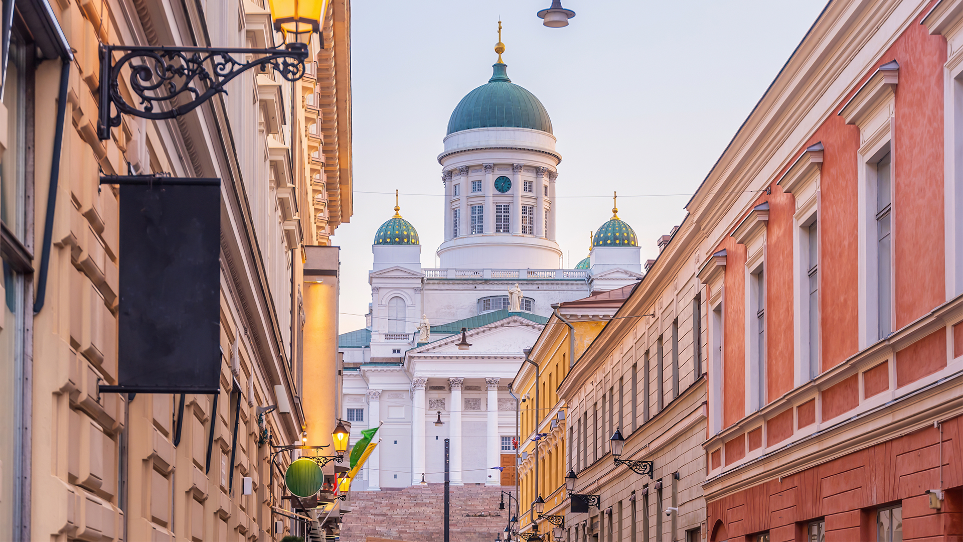 Finland-Helsinki-cathedral-swiper-hero-gallery