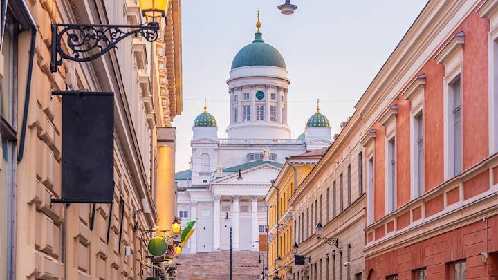 Finland-Helsinki-cathedral-swiper-hero-gallery