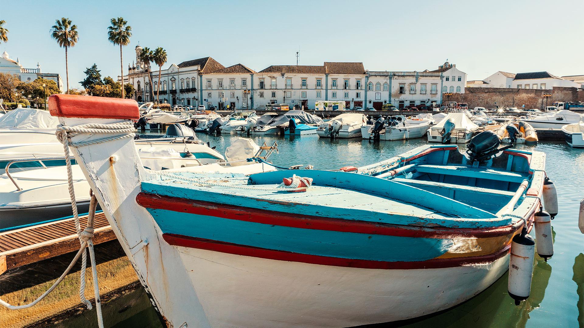boat-old-time-faro-portugal-swiper-hero-gallery