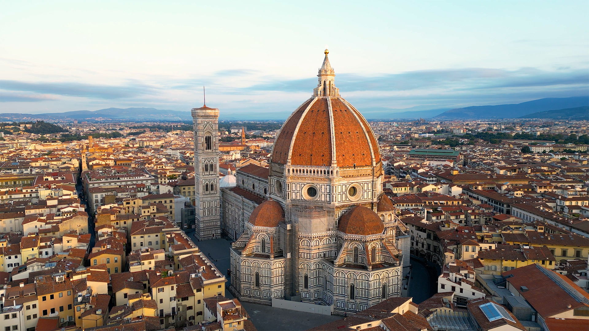 florence-italy-tuscany-duomo-cathedral-santa-maria-del-fiore-swiper-hero-gallery