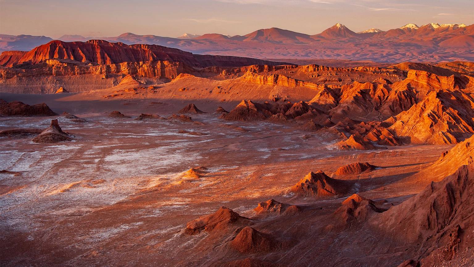 Valle-de-Luna-San-Pedro-de-Atacama-Chile