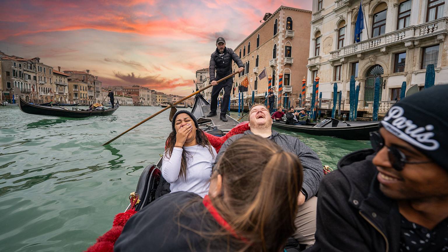 travel-chasers-guided-group-tours-venice-gondola-desktop-banner-chaser-made