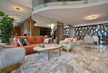 flower-town-lobby-area