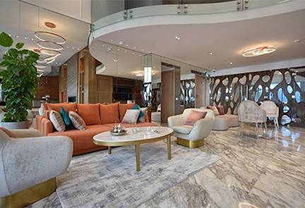 flower-town-lobby-area