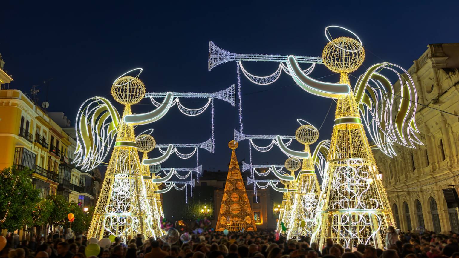 christmas-decoration-city-hall-seville-andalusia-day4