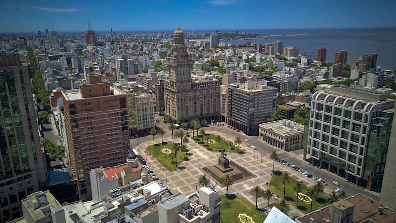 uruguay-country-listing-page-avenida-general-flores