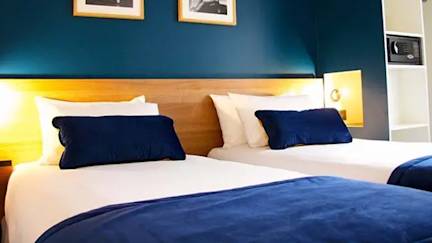 B&B-Hotel-Paris-17-Batignolles-room