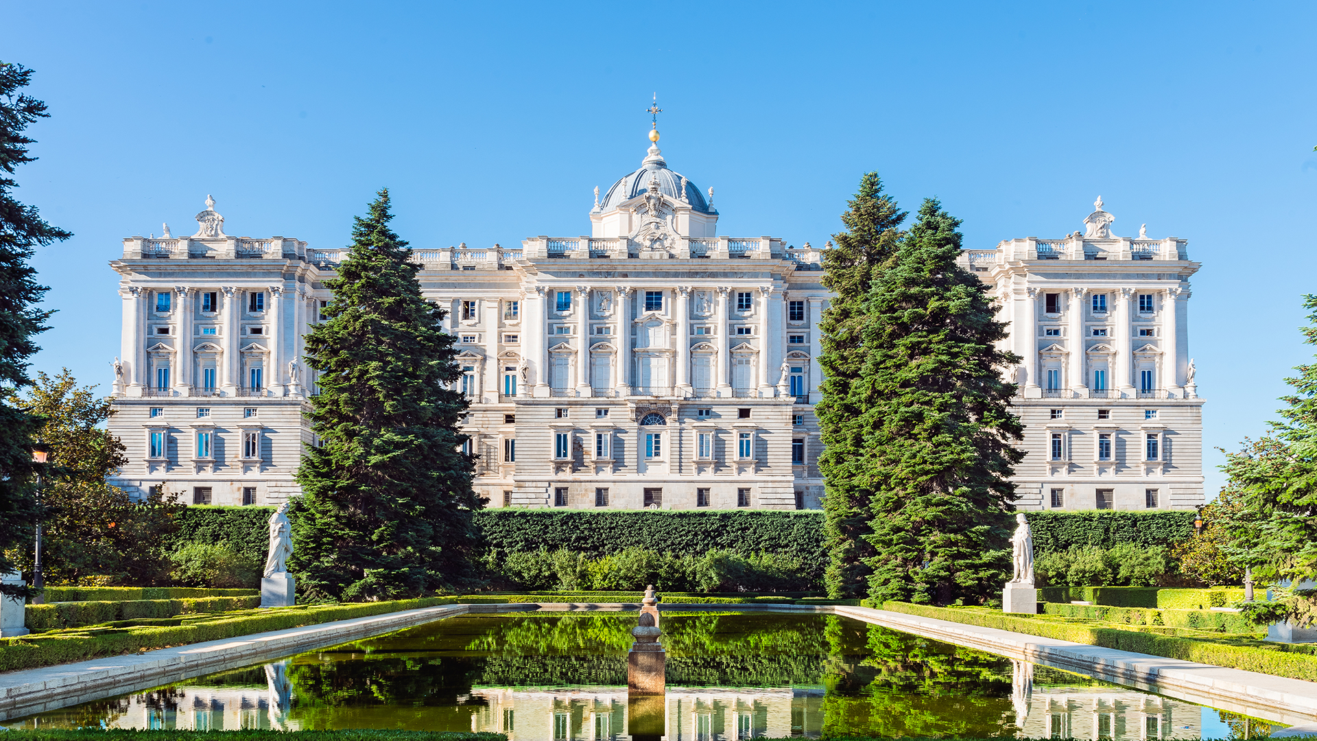 Royal-Palace-Madrid-swiper-hero-gallery