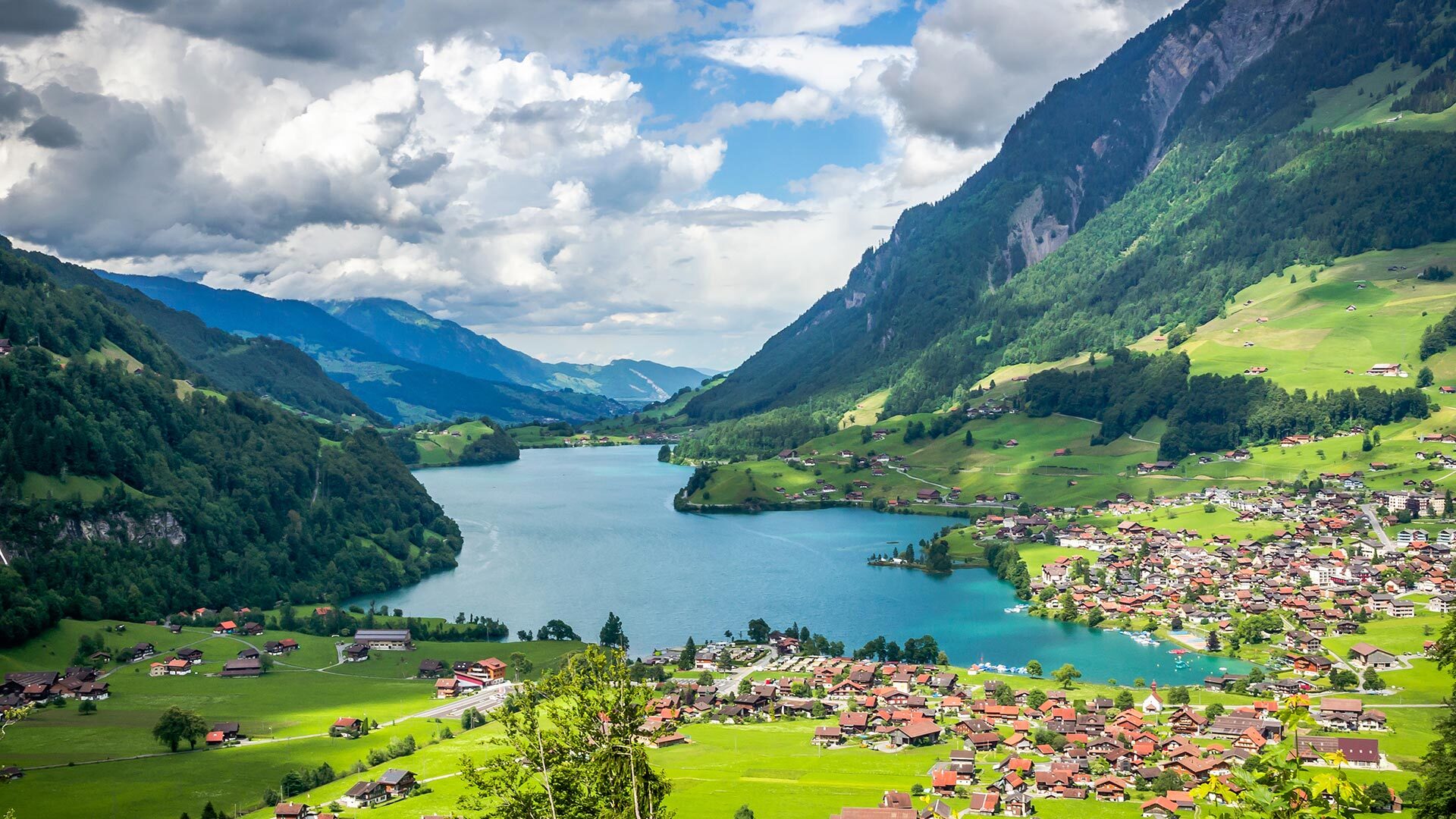 Switzerland-lake-Lungernsee