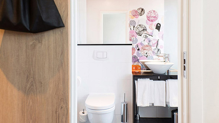 Stockholm-Motel-L-Alvsjo-bathroom