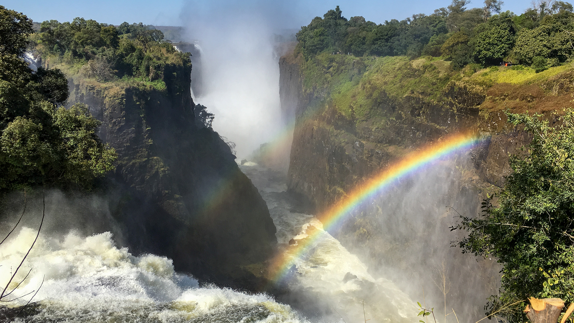 victoria-falls-zimbabwe-rainbow-swiper-hero-gallery