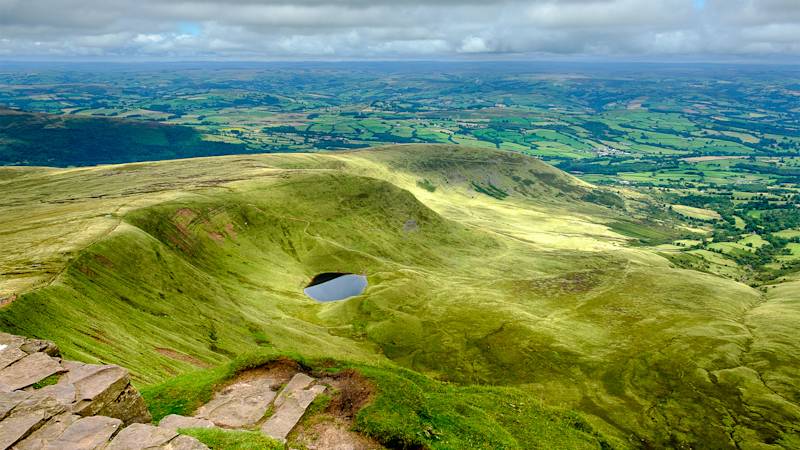 wales-country-lisitng-page-brecon-beacons-national-park