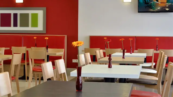 b&b-hotel-prague-breakfast-room