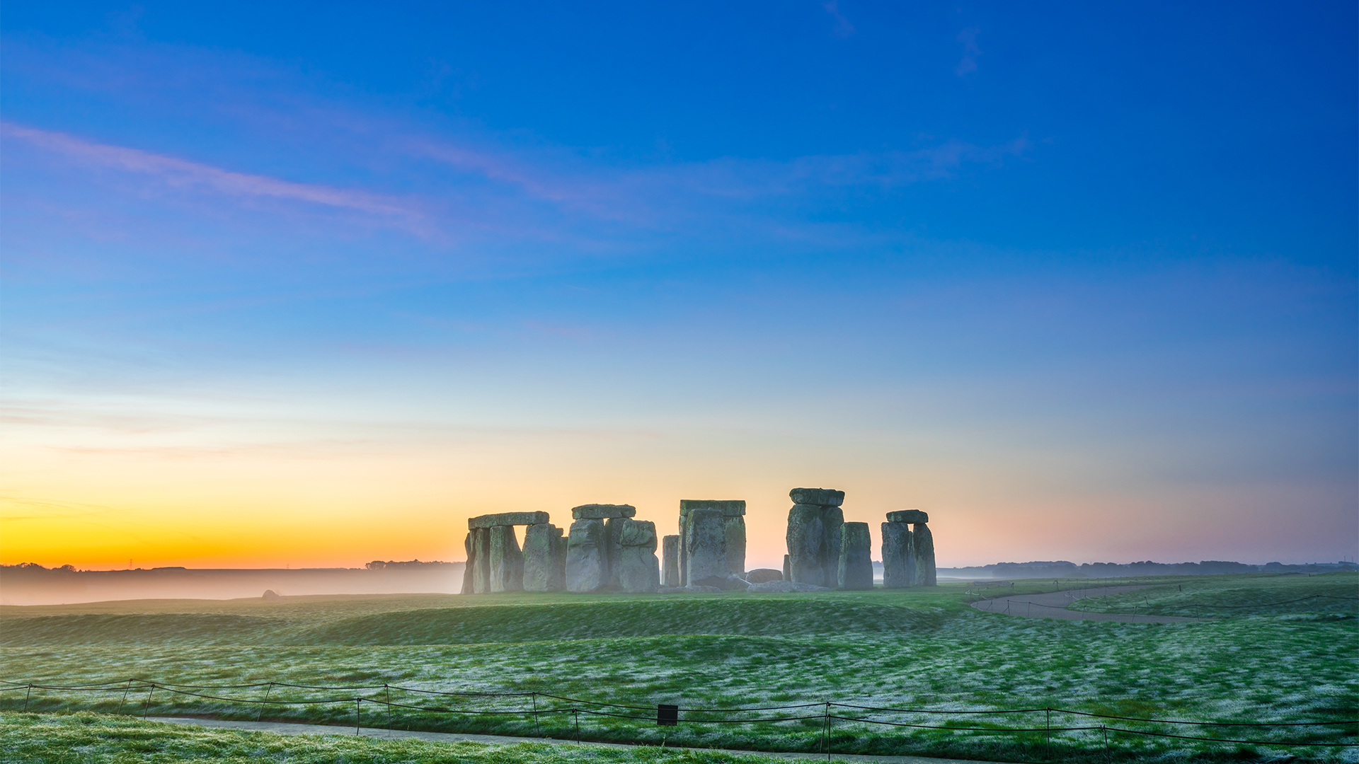 stonehenge-winter-sun-england-uk-swiper-hero-gallery