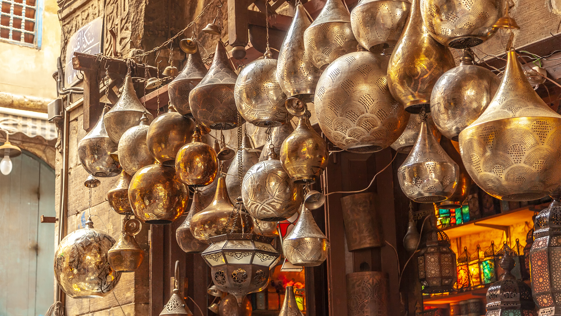 lamp-shop-khan-el-khalili-market-cairo-egypt-swiper-hero-gallery