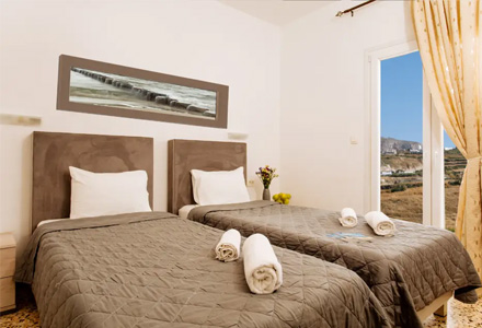 nikos-hotel-santorini-hotel-room