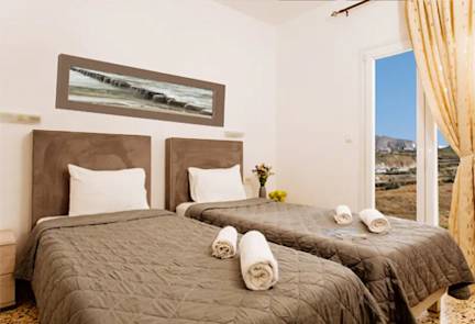 nikos-hotel-santorini-hotel-room