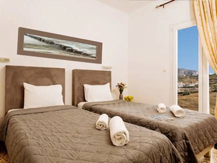 nikos-hotel-santorini-hotel-room