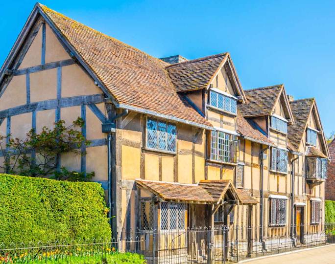 shakespeares-house-stratford-upon-avon-england-historic
