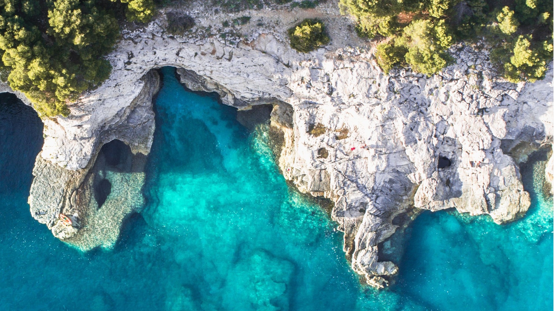 blue-cave-boat-tour-optional-excursion