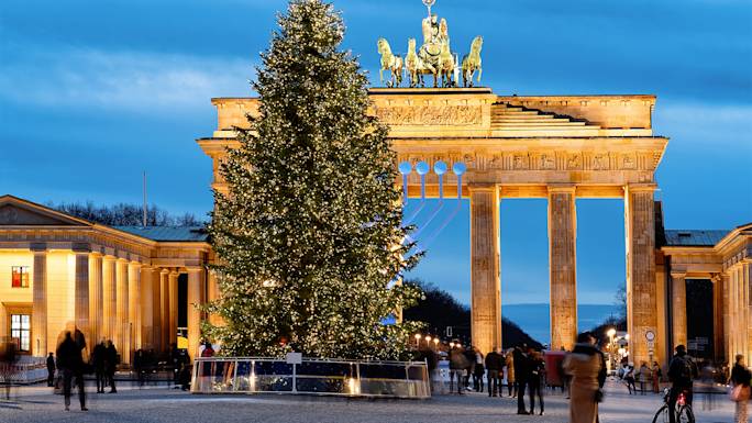 berlin-walking-and-driving-tour-winter-experience