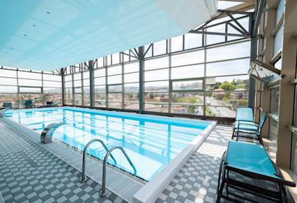 wyndham-cluj-pool